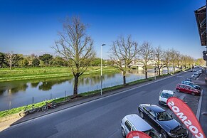 Arno Apartment B by Mmega