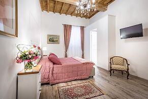 Arno Apartment B by Mmega