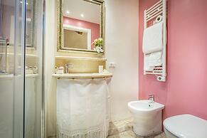 Arno Apartment B by Mmega