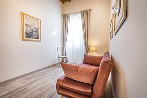 Arno Apartment B by Mmega