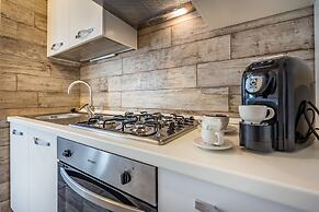 Arno Apartment B by Mmega