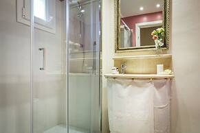 Arno Apartment B by Mmega