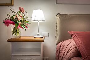 Arno Apartment B by Mmega