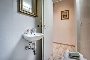 Arno Apartment B by Mmega