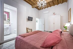 Arno Apartment B by Mmega