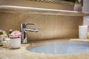 Arno Apartment B by Mmega