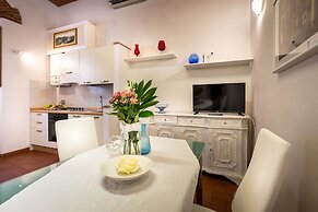 Pignone Apartment by Mmega