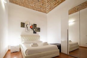 Lian Home in Florence by Mmega