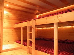 Hostal Xalet Refugi Pere Carné - Hostel