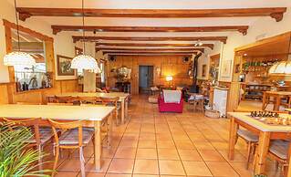Hostal Xalet Refugi Pere Carné - Hostel