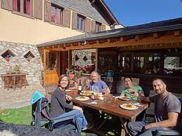 Hostal Xalet Refugi Pere Carné - Hostel