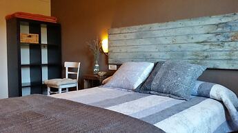 Hostal Xalet Refugi Pere Carné - Hostel