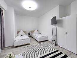 Amanda Hostel