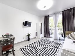 Amanda Hostel