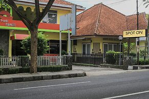 OYO Life  1708 Hotel Budi Famili 1 Syariah