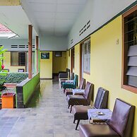 OYO Life  1708 Hotel Budi Famili 1 Syariah