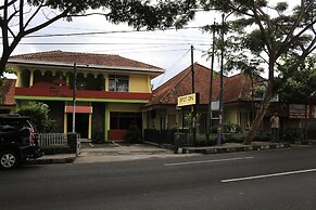 OYO Life  1708 Hotel Budi Famili 1 Syariah