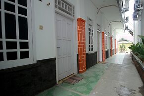 OYO 1981 Unib Kostel