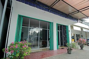 OYO 1981 Unib Kostel