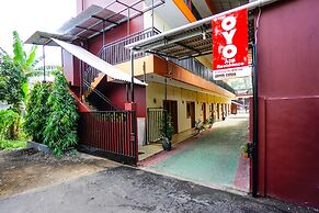 OYO 1720 A2b Residence