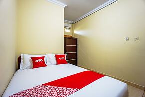 OYO 1720 A2b Residence