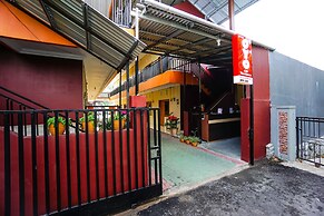 OYO 1720 A2b Residence