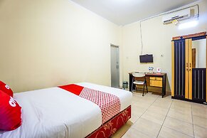 OYO 1720 A2b Residence