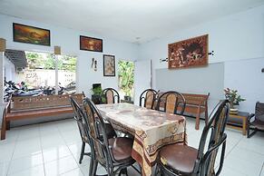 OYO 2003 Female Guest House