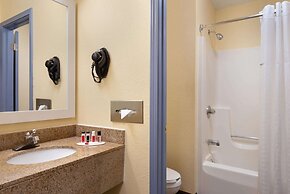 Days Inn & Suites by Wyndham Merrillville
