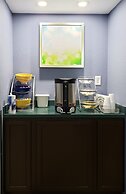 Days Inn & Suites by Wyndham Merrillville