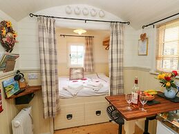 Shepherds Hut - The Crook