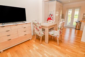 2 Riverside Cottages