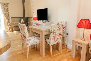 2 Riverside Cottages