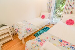 2 Riverside Cottages