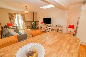 2 Riverside Cottages