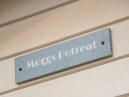 Moggs Retreat