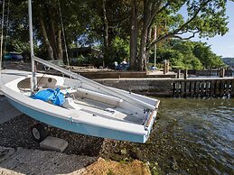 Lakeside Cottage