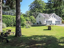 Lakeside Cottage