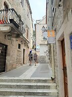 Rooms & Apartments Villa Town Gate