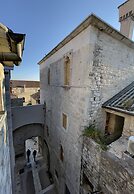 Rooms & Apartments Villa Town Gate