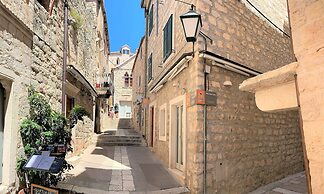 Rooms & Apartments Villa Town Gate