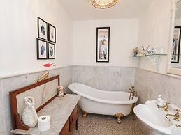 20A St Hilda's