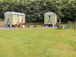 Shepherds Hut - The Hurdle