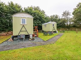 Shepherds Hut - The Hurdle