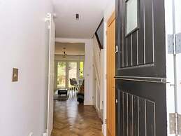 2A The Mews