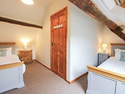 Old Hall Barn 3