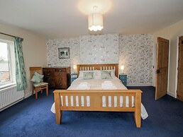 The Manor House at Kenwick Lodge