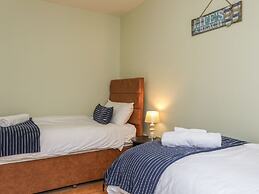 Gadlys House - Waters Edge