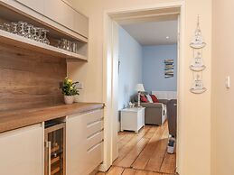 Gadlys House - Waters Edge