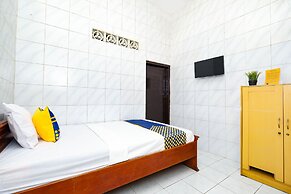 SPOT ON 2011 Hotel Mekar Sari